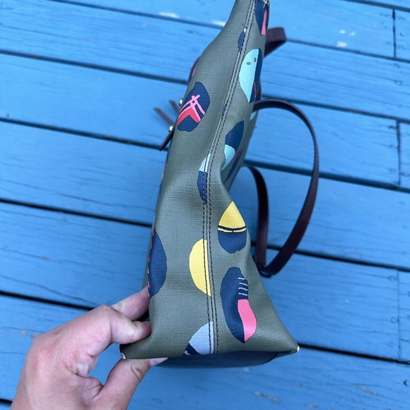 Fossil Key Feather Print Coated Canvas Tote Bag - Picture 12 of 14